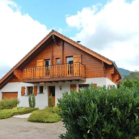 Pleasant Chalet In Near Ski Area Alpesi faház *
